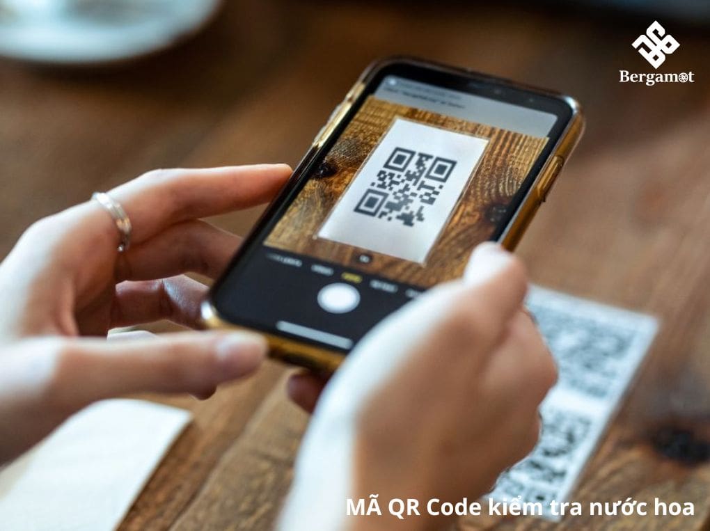 cách test nước hoa chính hãng bằng xác thực mã QR Code 